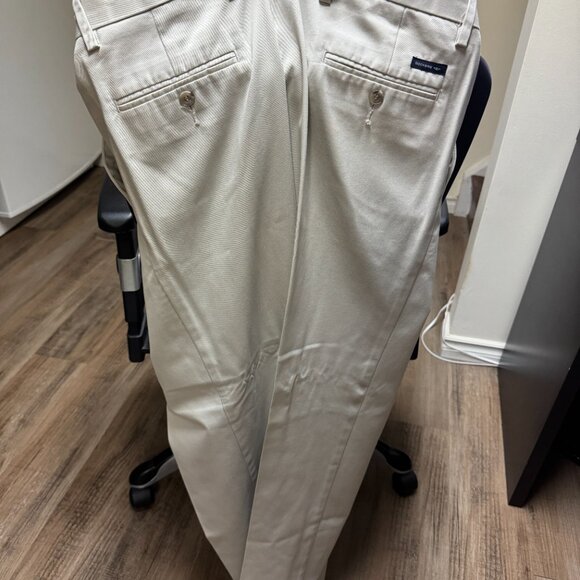 Dockers Khaki Pants Size W34 L32 - Picture 2 of 3